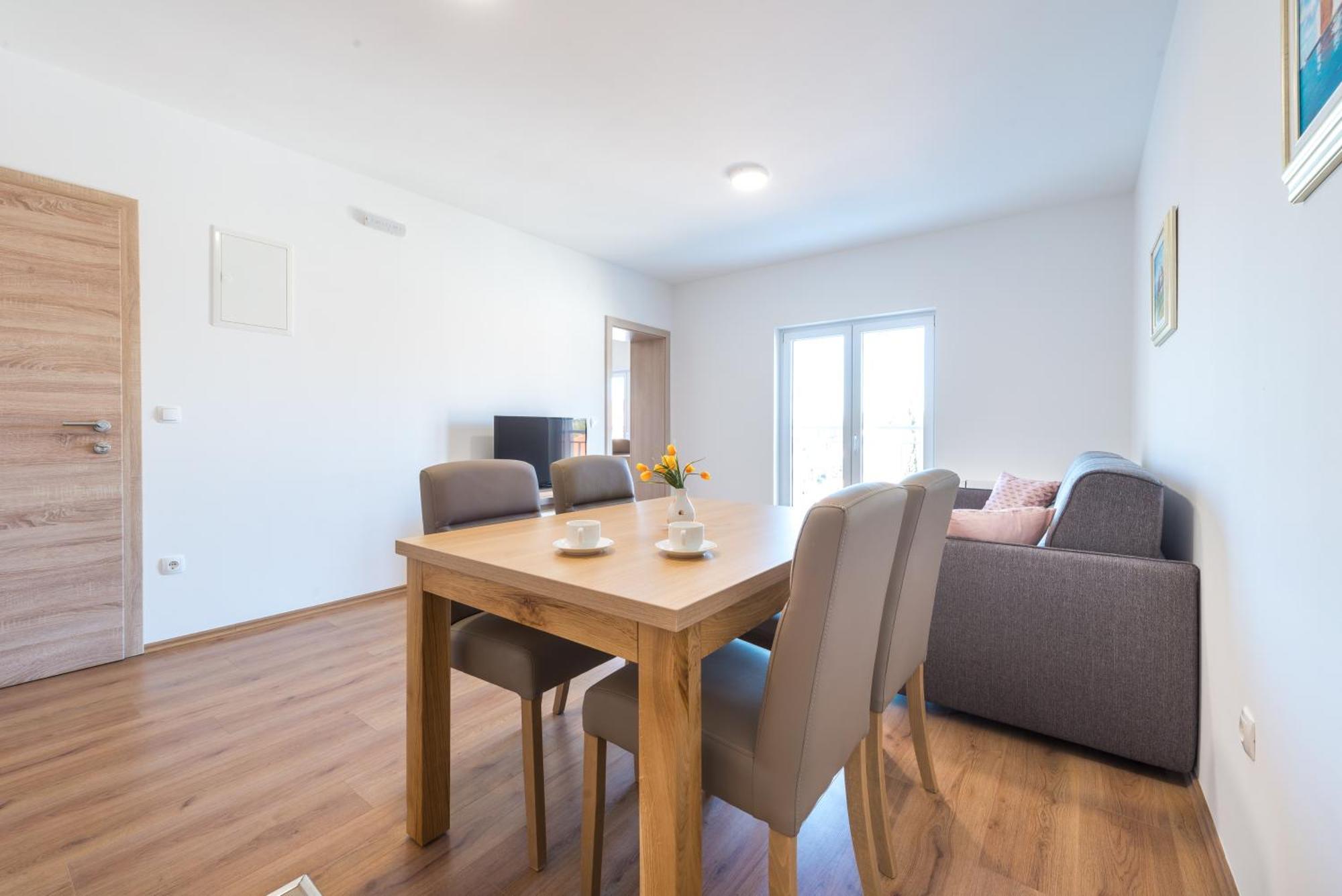 Apartments Rilovic, City And Sea View Apartments Кавтат Стая снимка