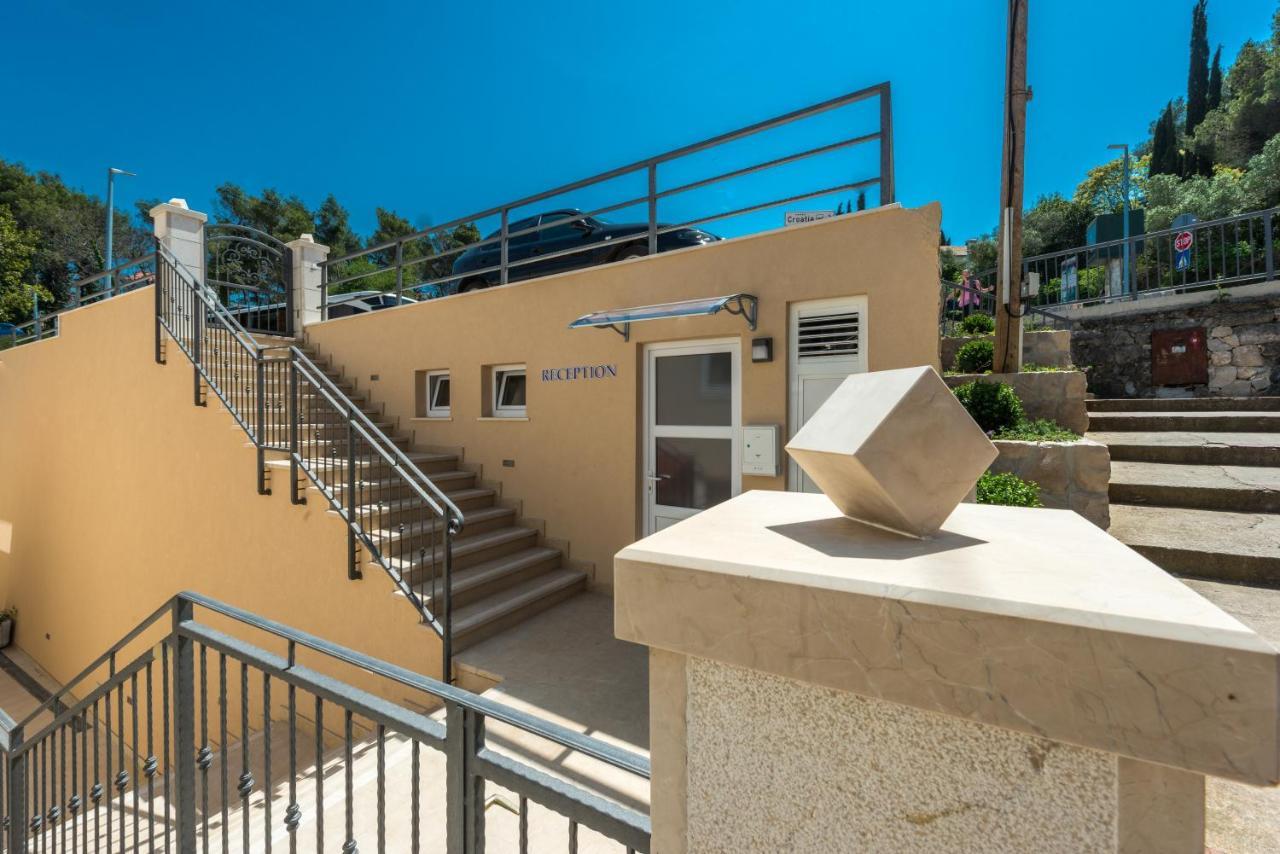 Apartments Rilovic, City And Sea View Apartments Кавтат Екстериор снимка