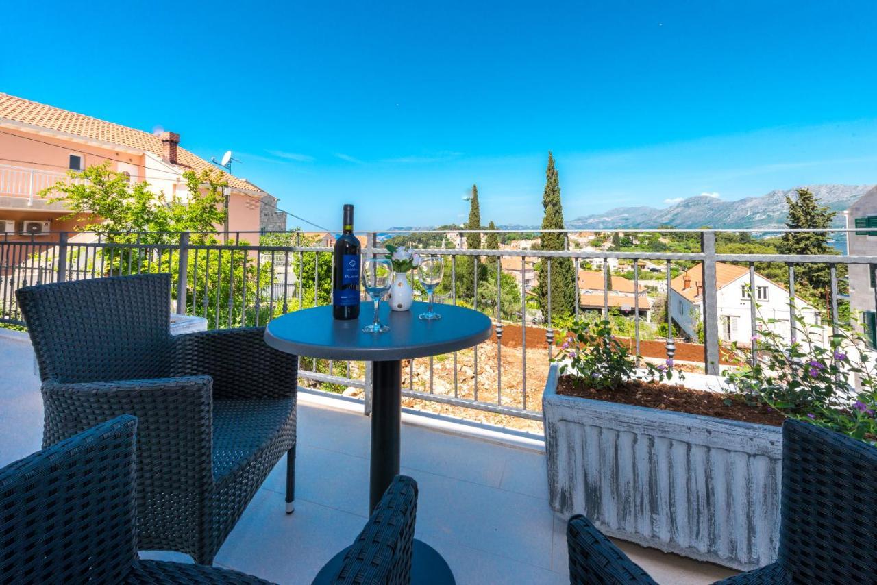 Apartments Rilovic, City And Sea View Apartments Кавтат Екстериор снимка