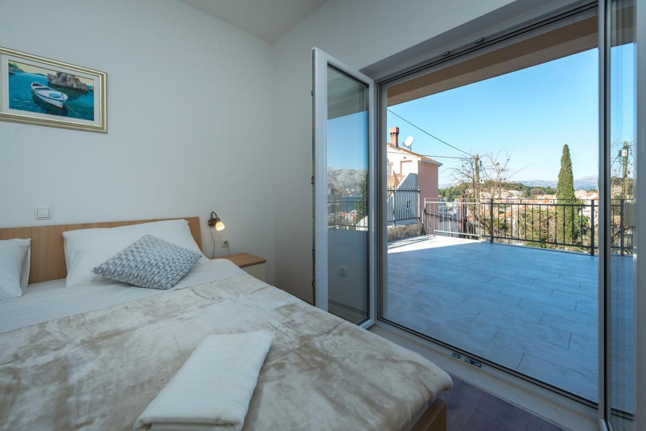 Apartments Rilovic, City And Sea View Apartments Кавтат Екстериор снимка