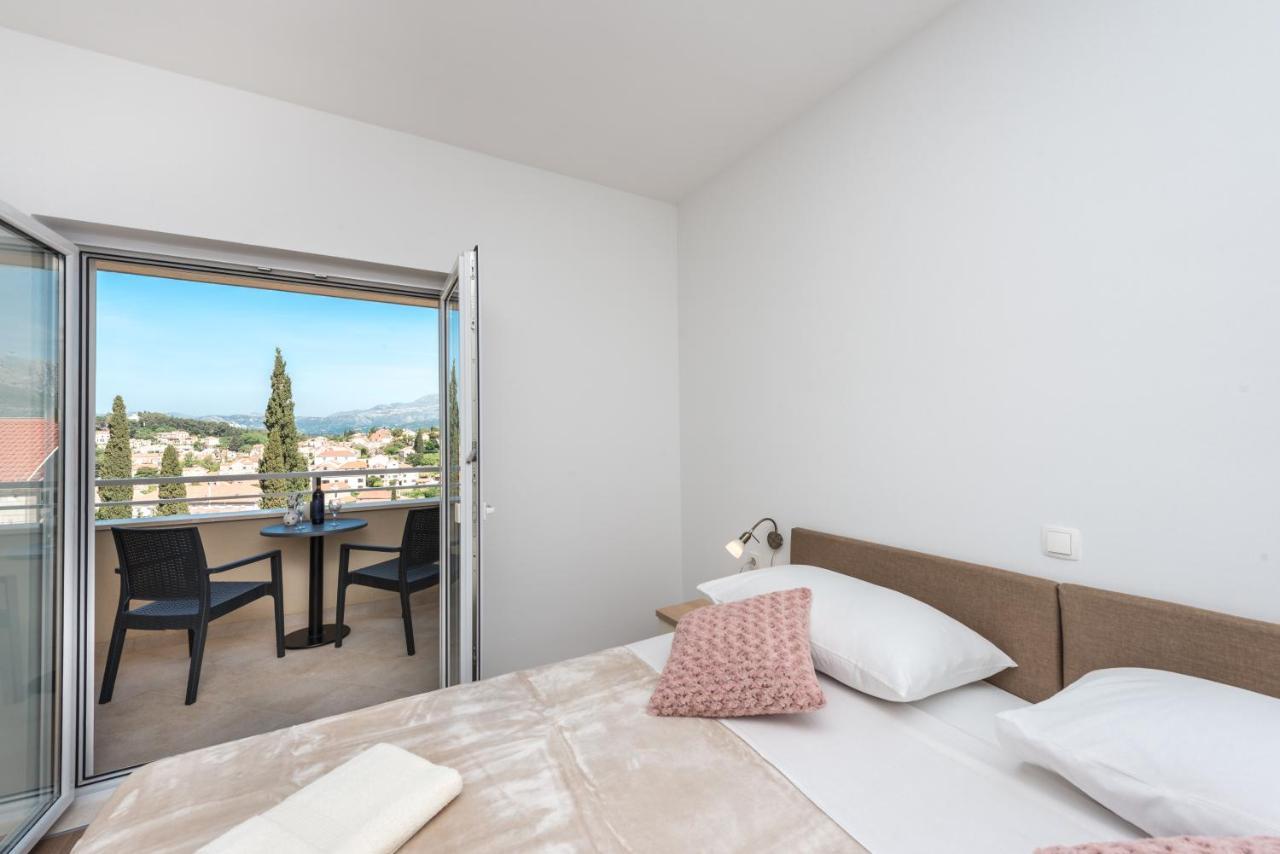 Apartments Rilovic, City And Sea View Apartments Кавтат Екстериор снимка