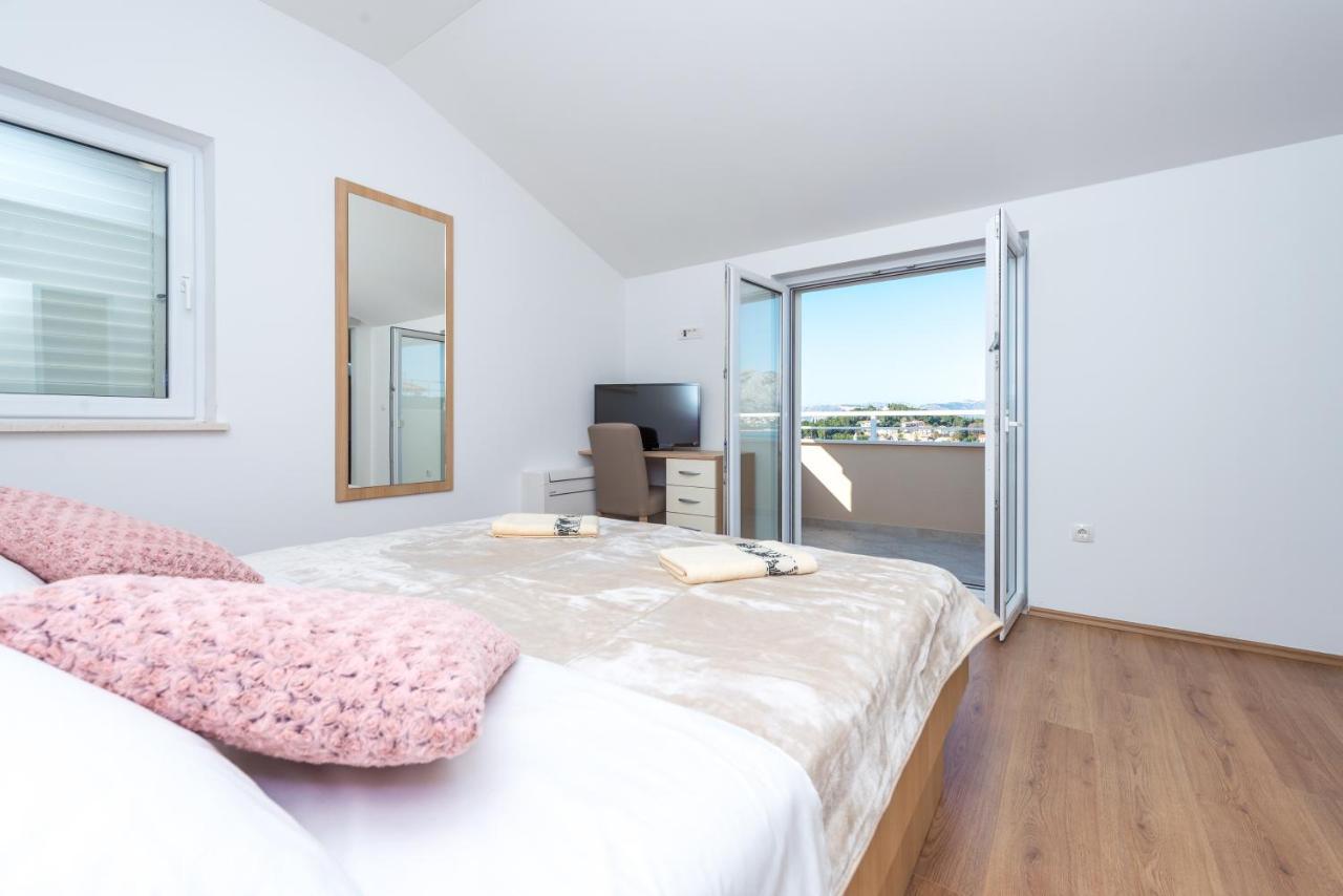 Apartments Rilovic, City And Sea View Apartments Кавтат Екстериор снимка