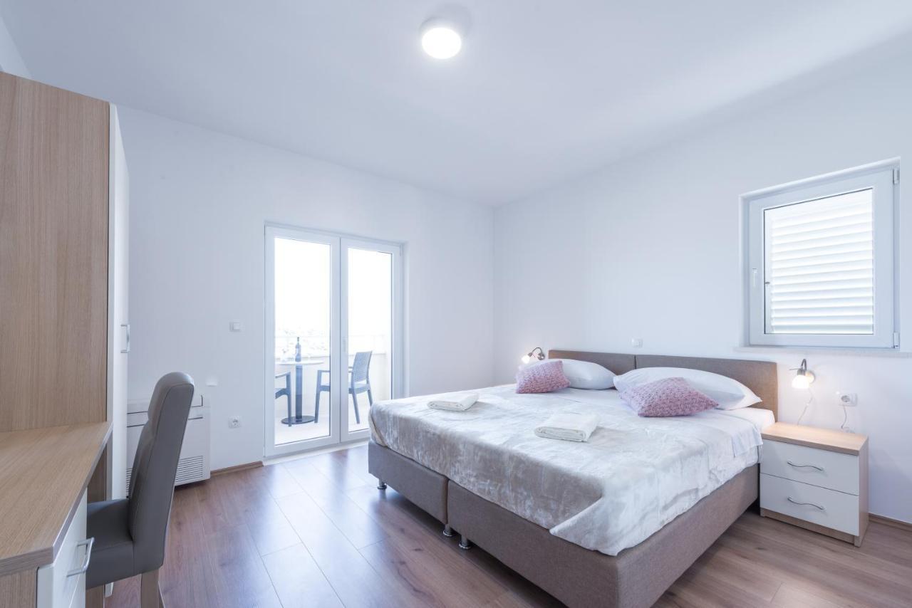 Apartments Rilovic, City And Sea View Apartments Кавтат Екстериор снимка
