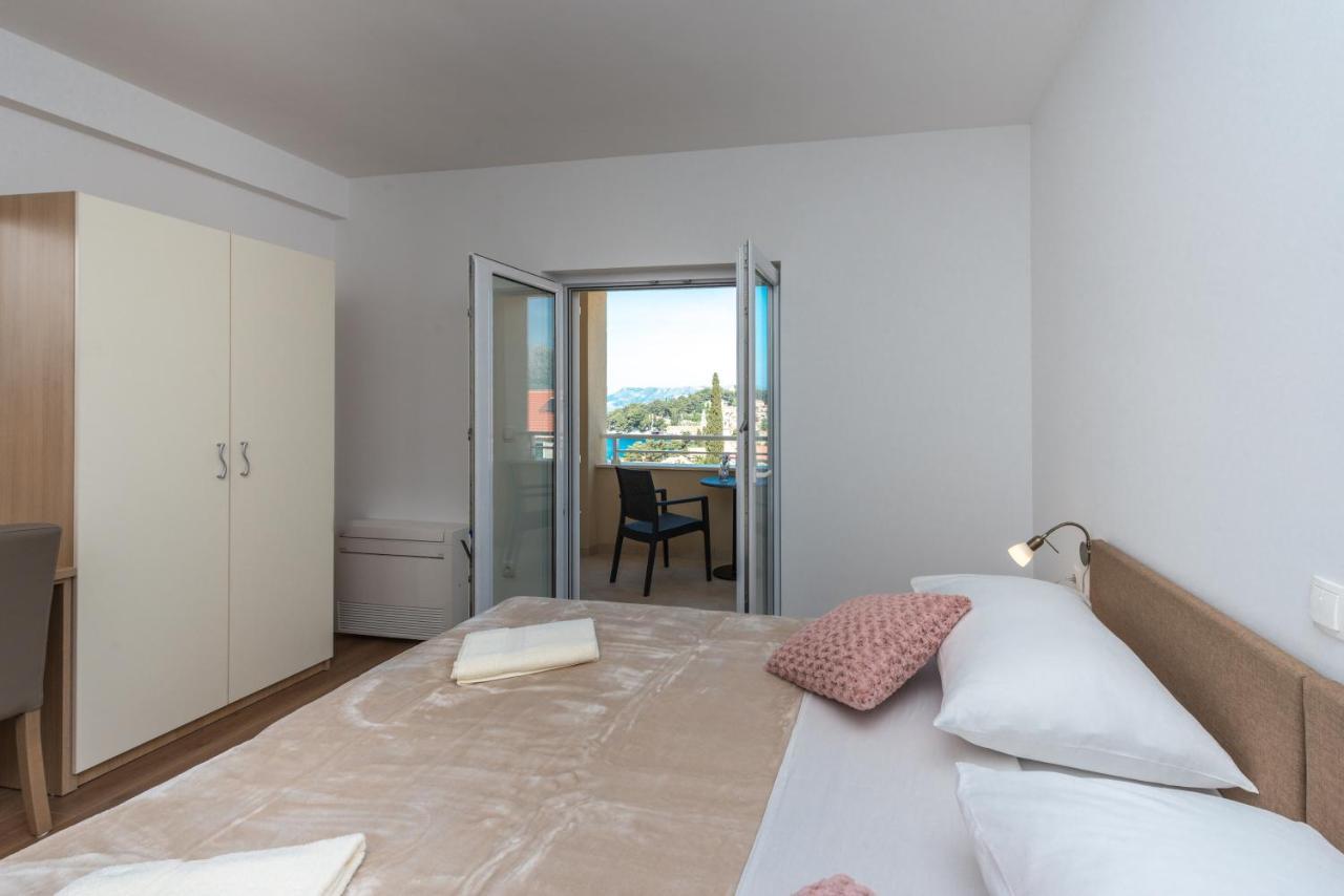 Apartments Rilovic, City And Sea View Apartments Кавтат Екстериор снимка