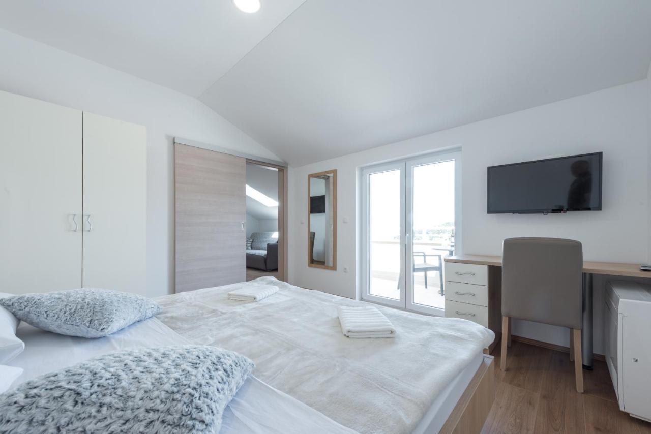 Apartments Rilovic, City And Sea View Apartments Кавтат Екстериор снимка
